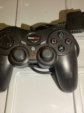 GameStop Sony PlayStation 2 Black Wired Controller BB-122 - PS2 -